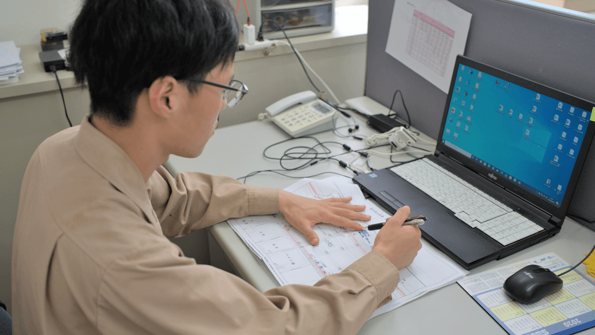 AM 10:30 書類作成やメール確認