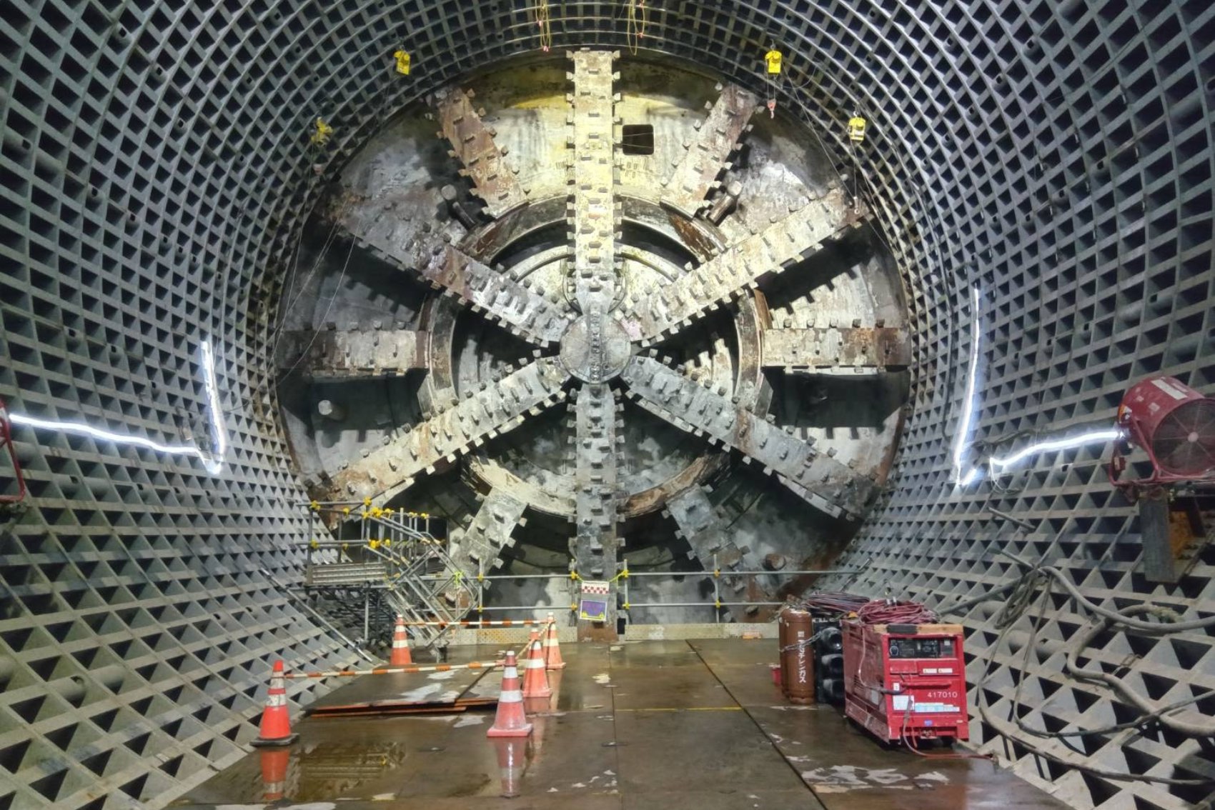 横浜湘南道路トンネル工事の工事・プロジェクト実績